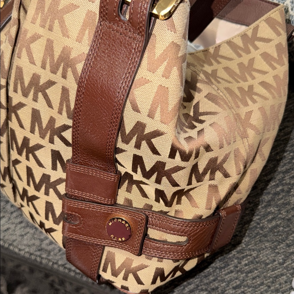 Michael Kors Tan and Brown Monogram Shoulder Bag - Picture 9 of 10